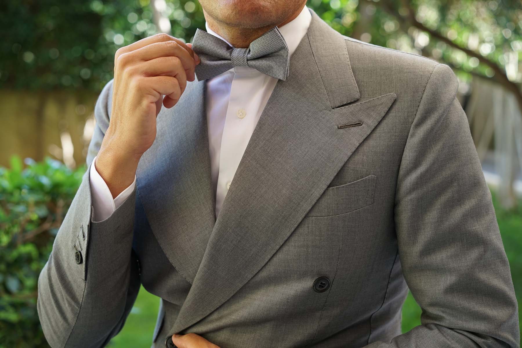 Black and White Small Dots Bow Tie - Image 3