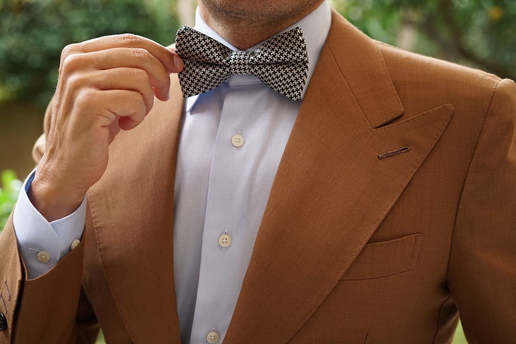Black & Silver Houndstooth Pattern Bow Tie - Image 3