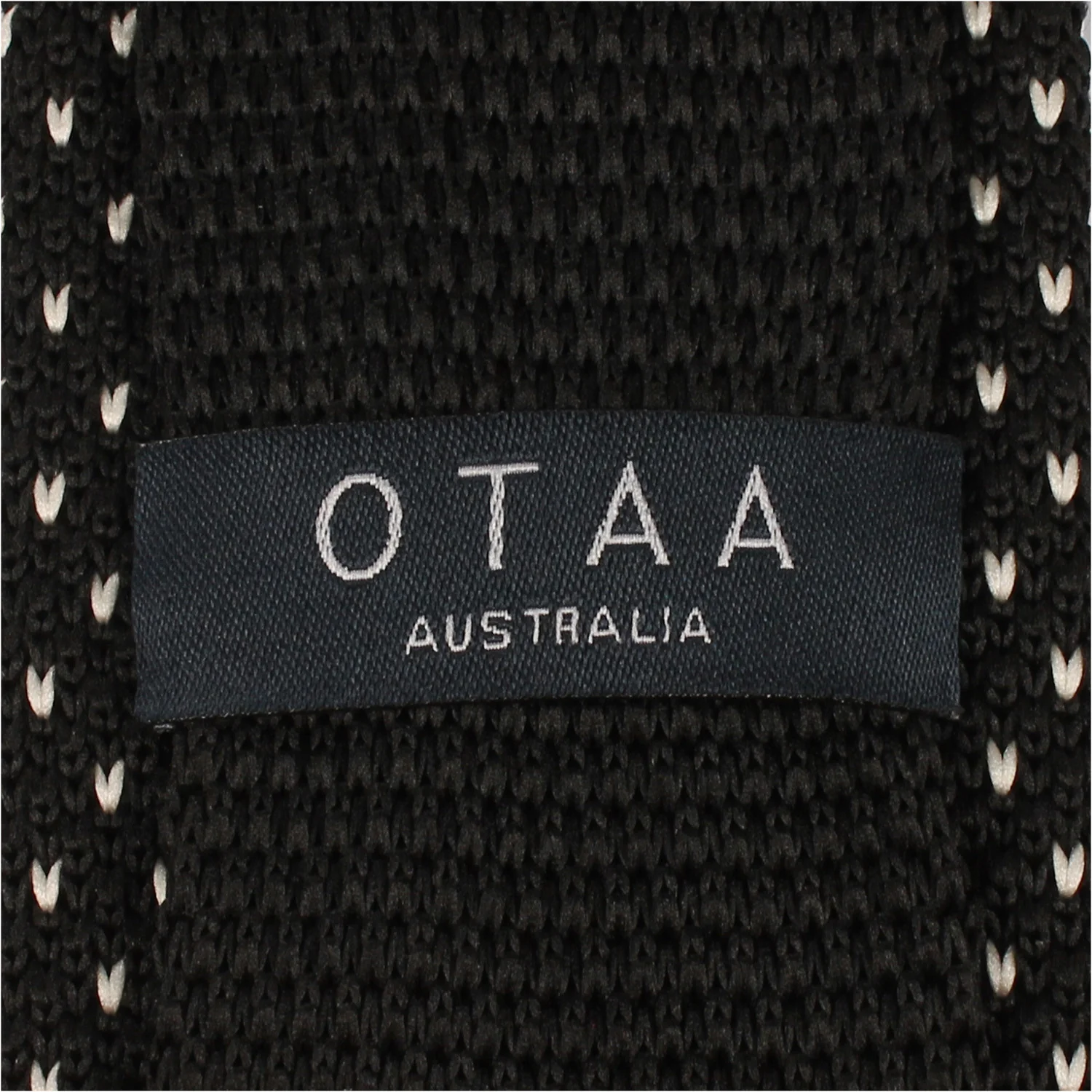 Black & White Pattern Knitted Tie - Image 4