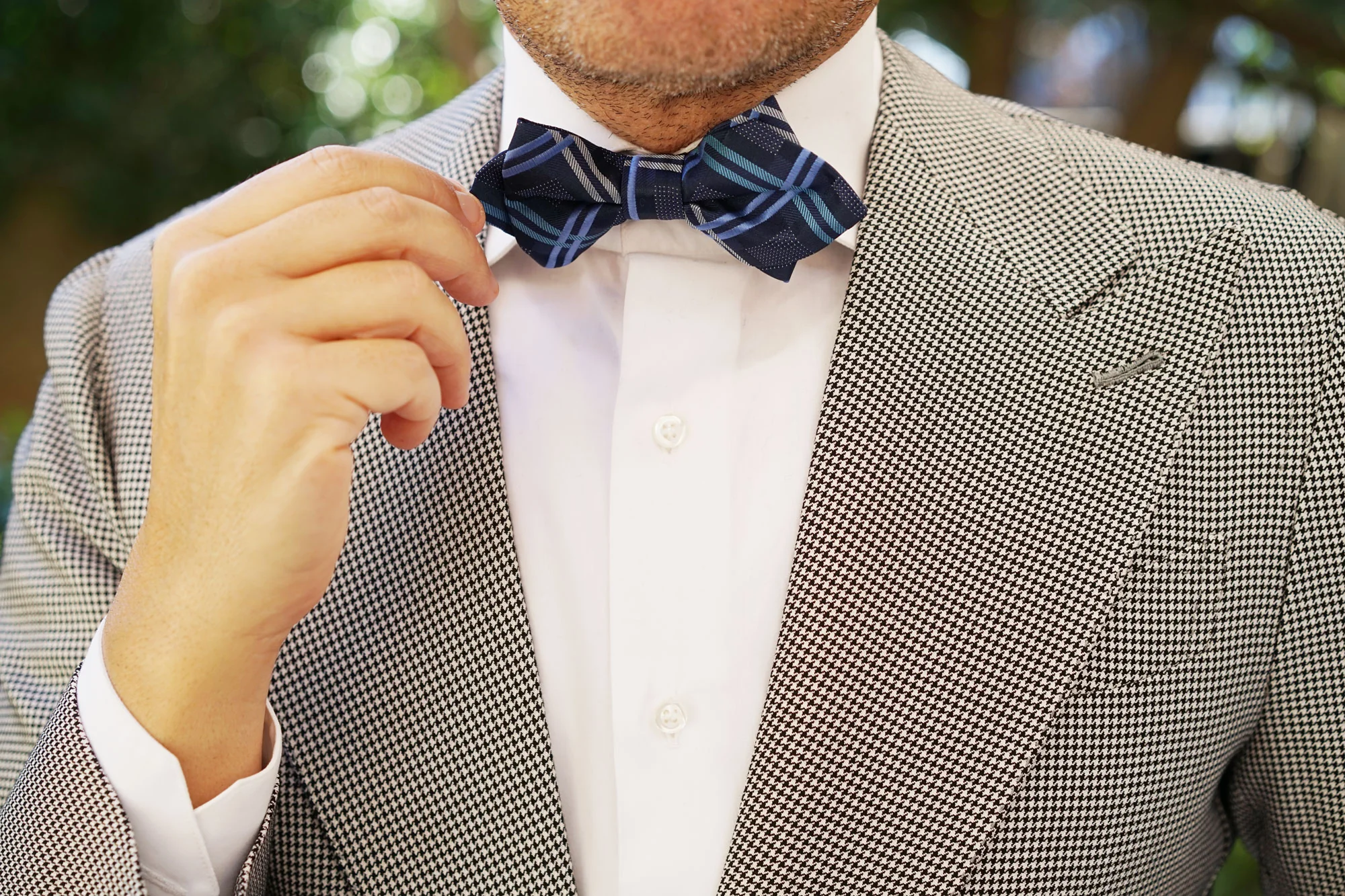 Blue X Diamond Bow Tie - Image 3