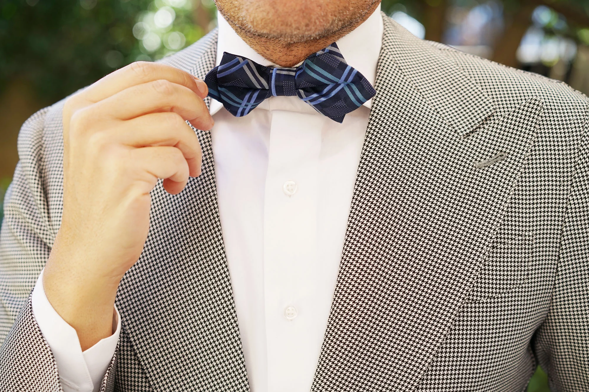 Blue X Diamond Bow Tie - Image 4