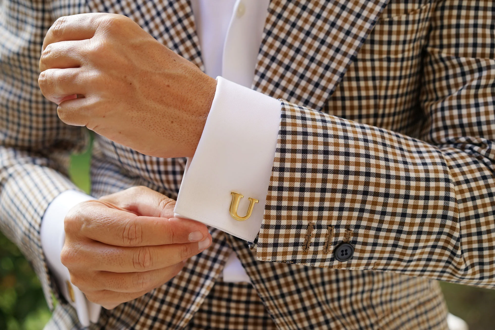 Letter U Gold Cufflinks - Image 7