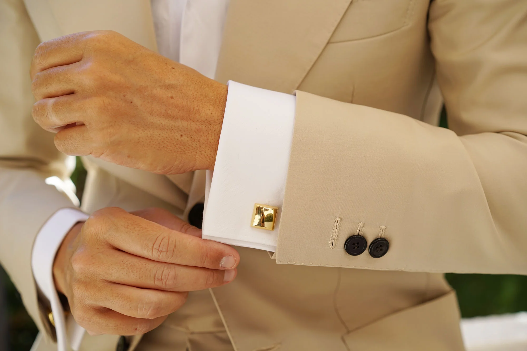 The Gold Cufflinks - Image 8