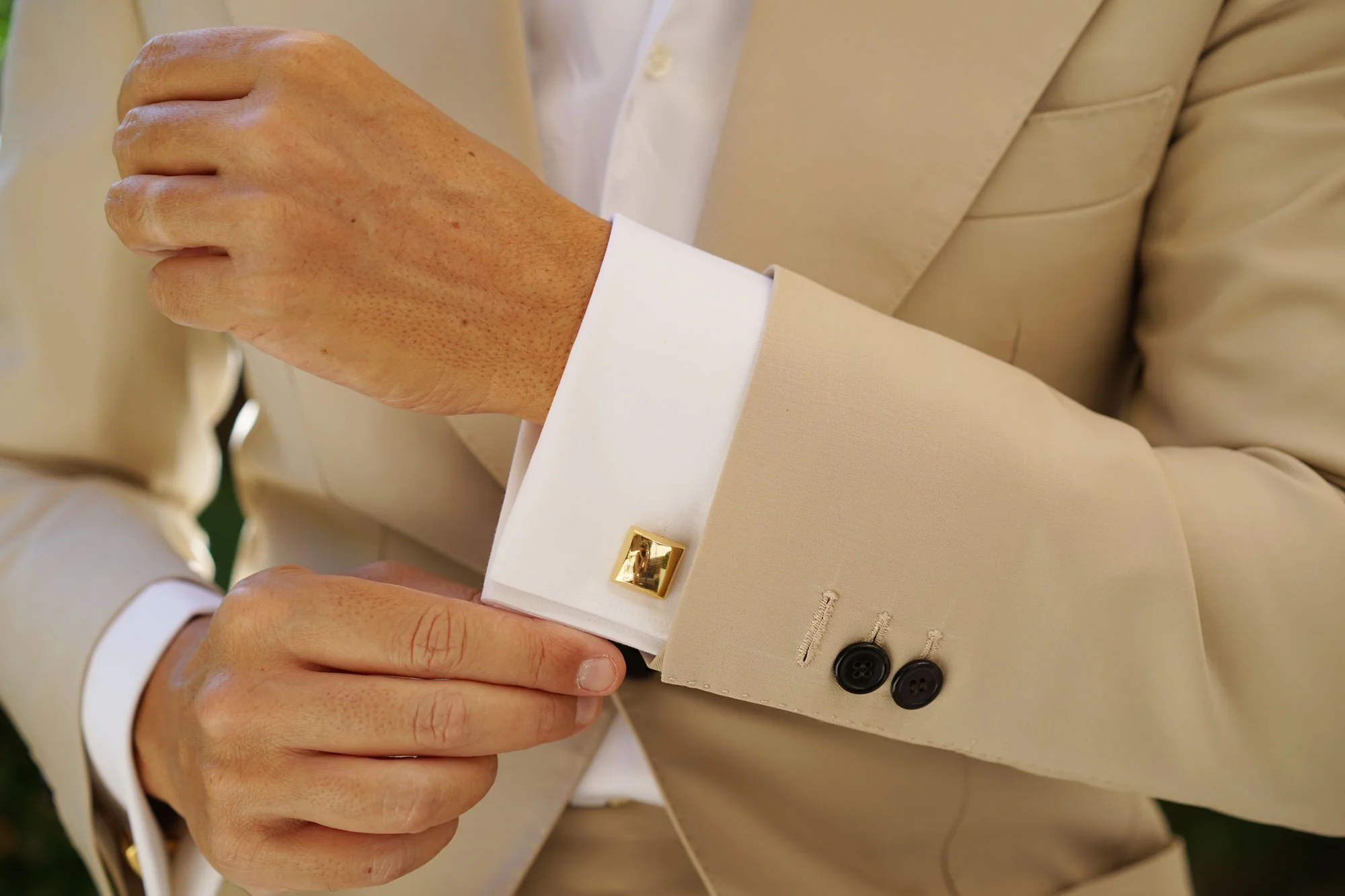 The Gold Cufflinks - Image 9